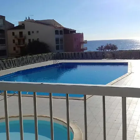 Studio A Agde Avec Piscine Partagee Et Terrasse Amenagee A 50 M De La Plage آجد