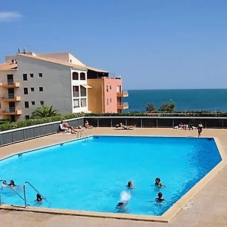 Studio A Agde Avec Piscine Partagee Et Terrasse Amenagee A 50 M De La Plage *