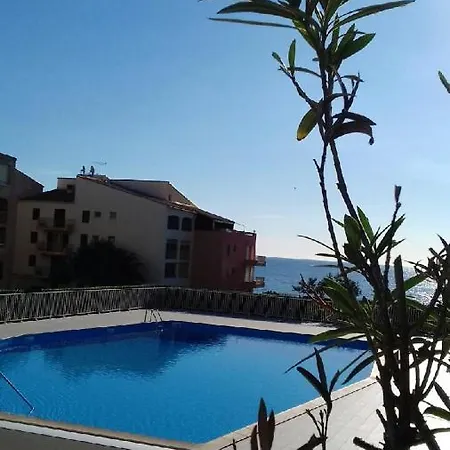 Studio A Agde Avec Piscine Partagee Et Terrasse Amenagee A 50 M De La Plage آجد